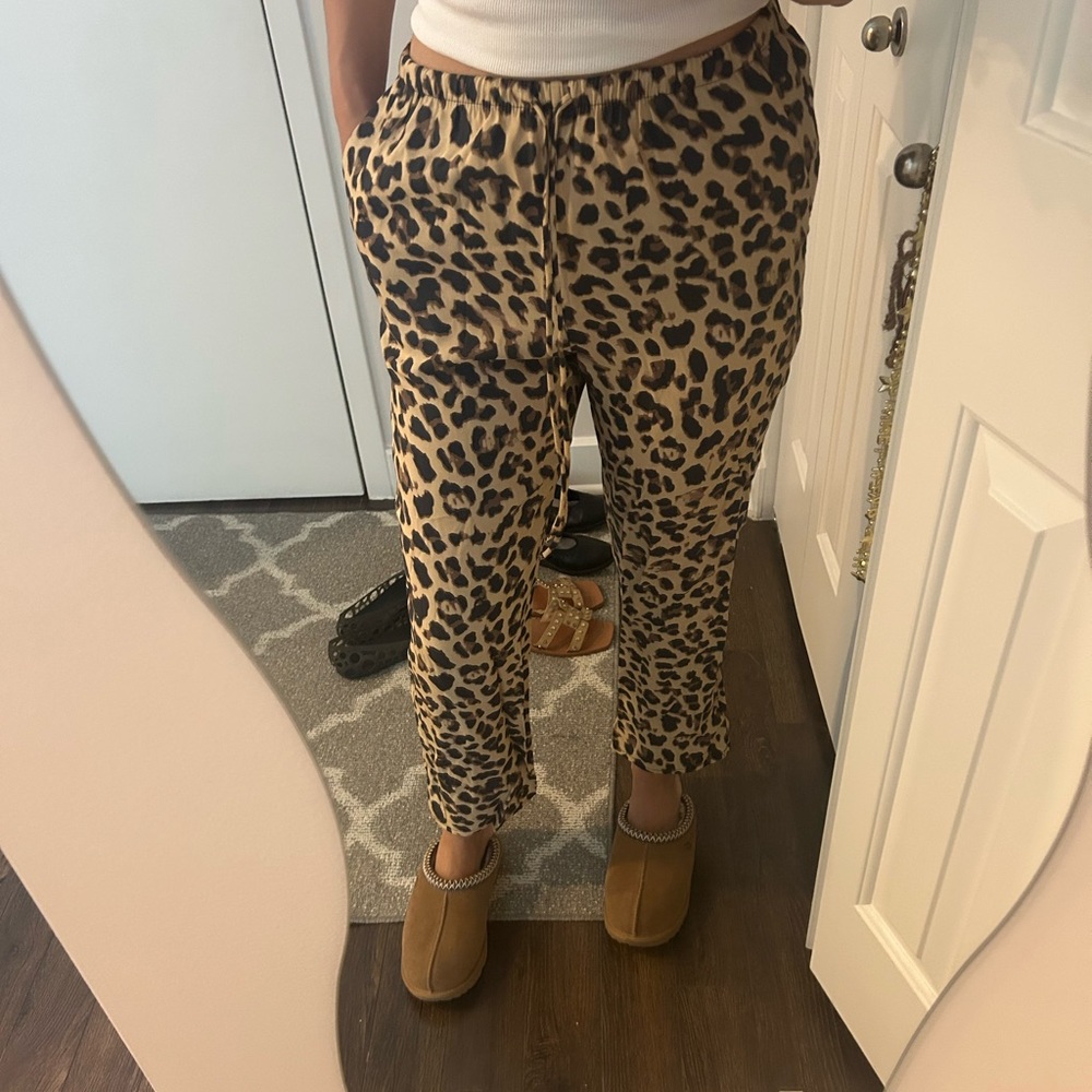 Light weight Leopard Print Bottoms Zara